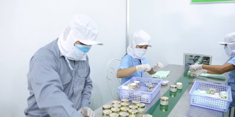 Quy trình gia công mỹ phẩm tại Quang Minh – Từ ý tưởng đến sản phẩm hoàn chỉnh 3